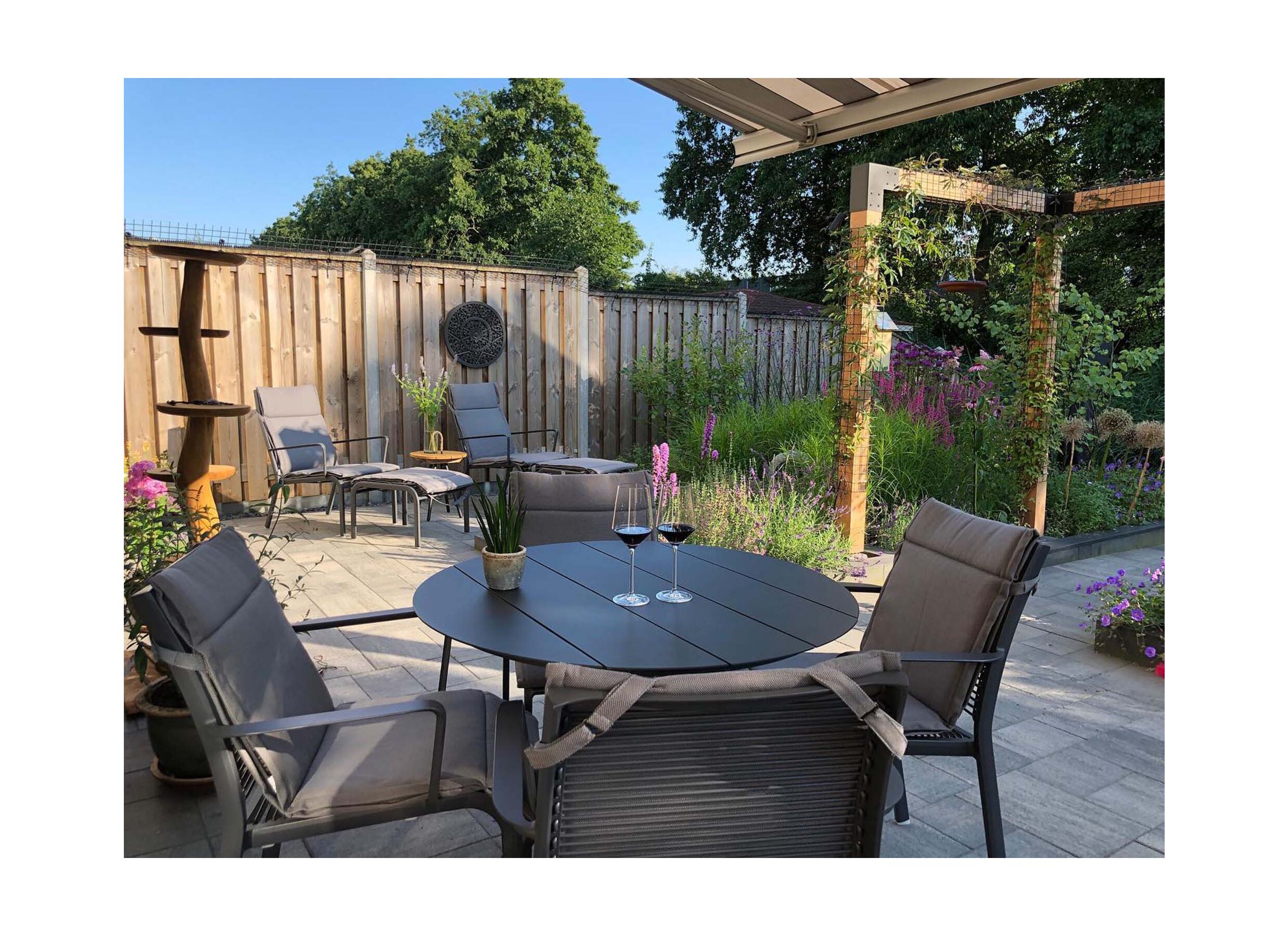 Foto ambiance - Table de jardin Shore Ø90cm - aluminium - anthracite