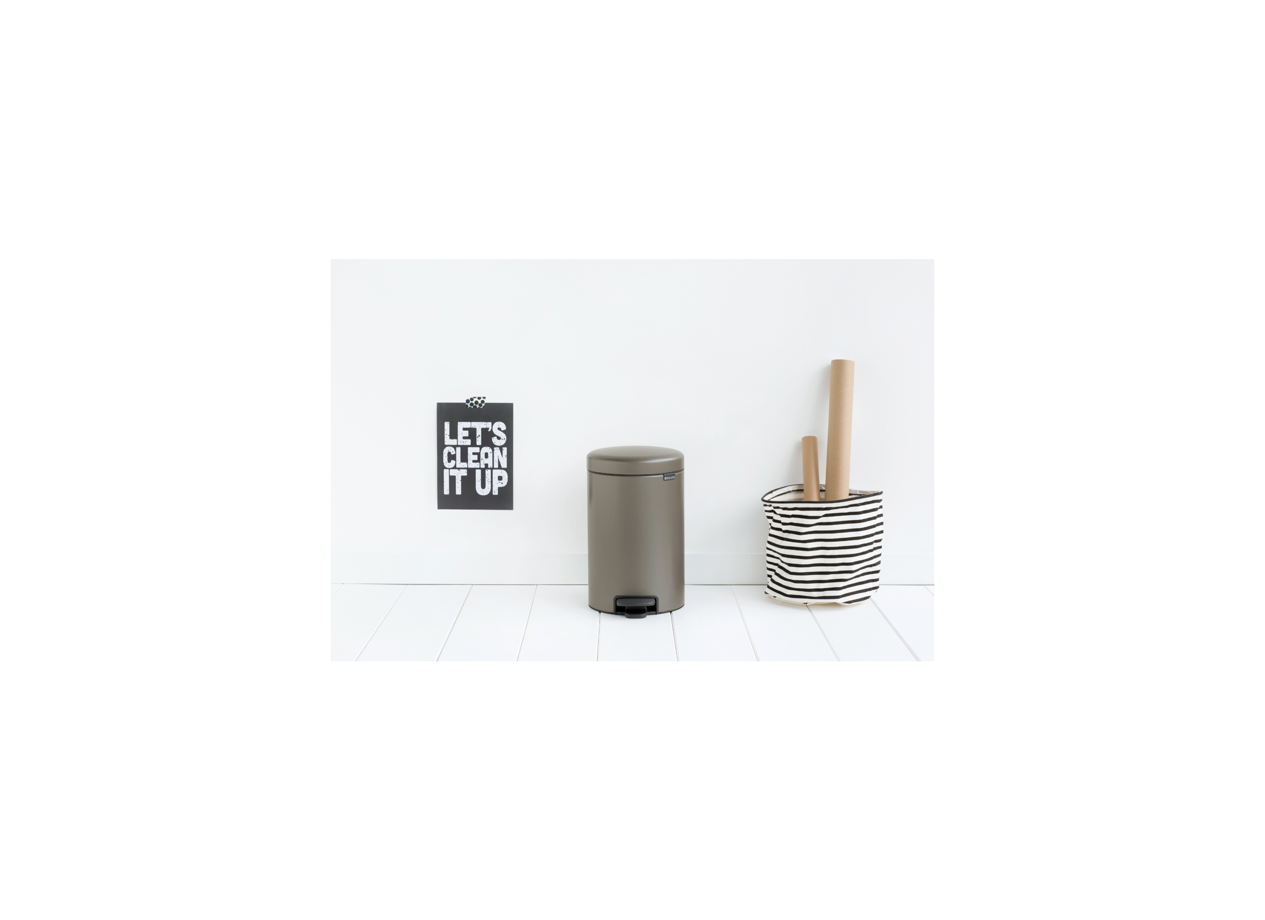 Foto ambiance - Poubelle à pédale NewIcon Brabantia 12L platinum