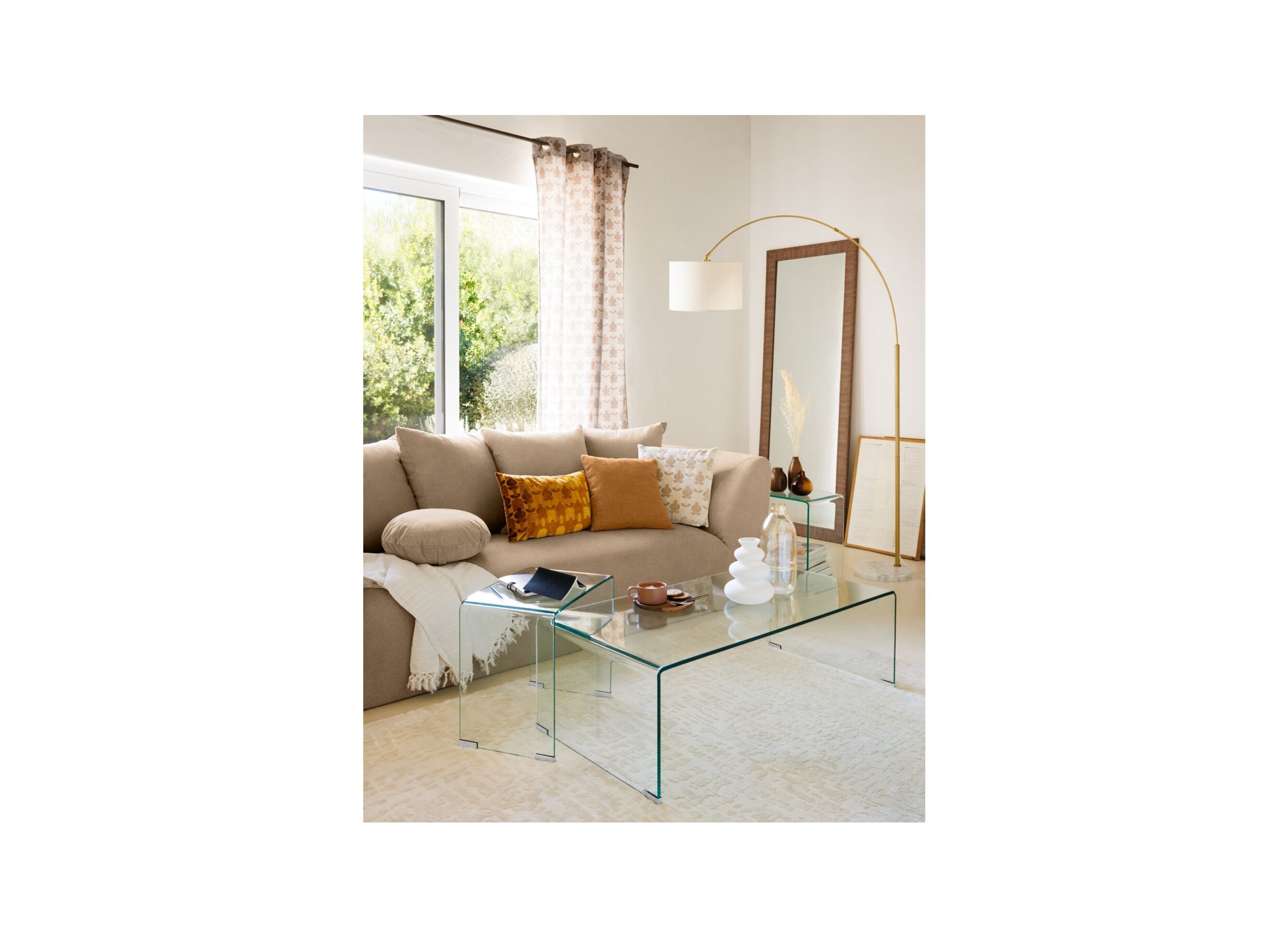 Sfeerfoto - Staande lamp Tilio E27 H195cm - marmer/polyester - wit/goud