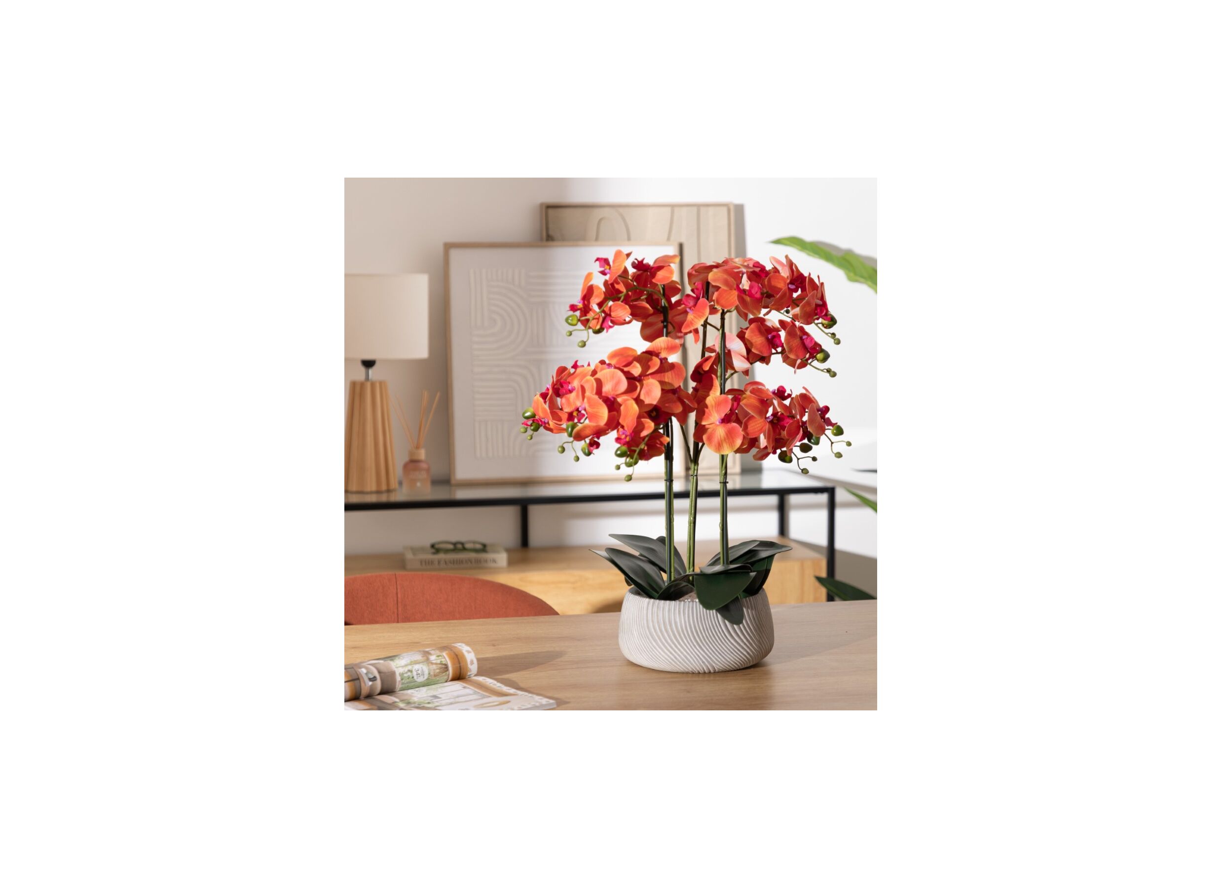 Sfeerfoto - Kunstplant Orchidee H60cm - kunststof/keramiek - oranje