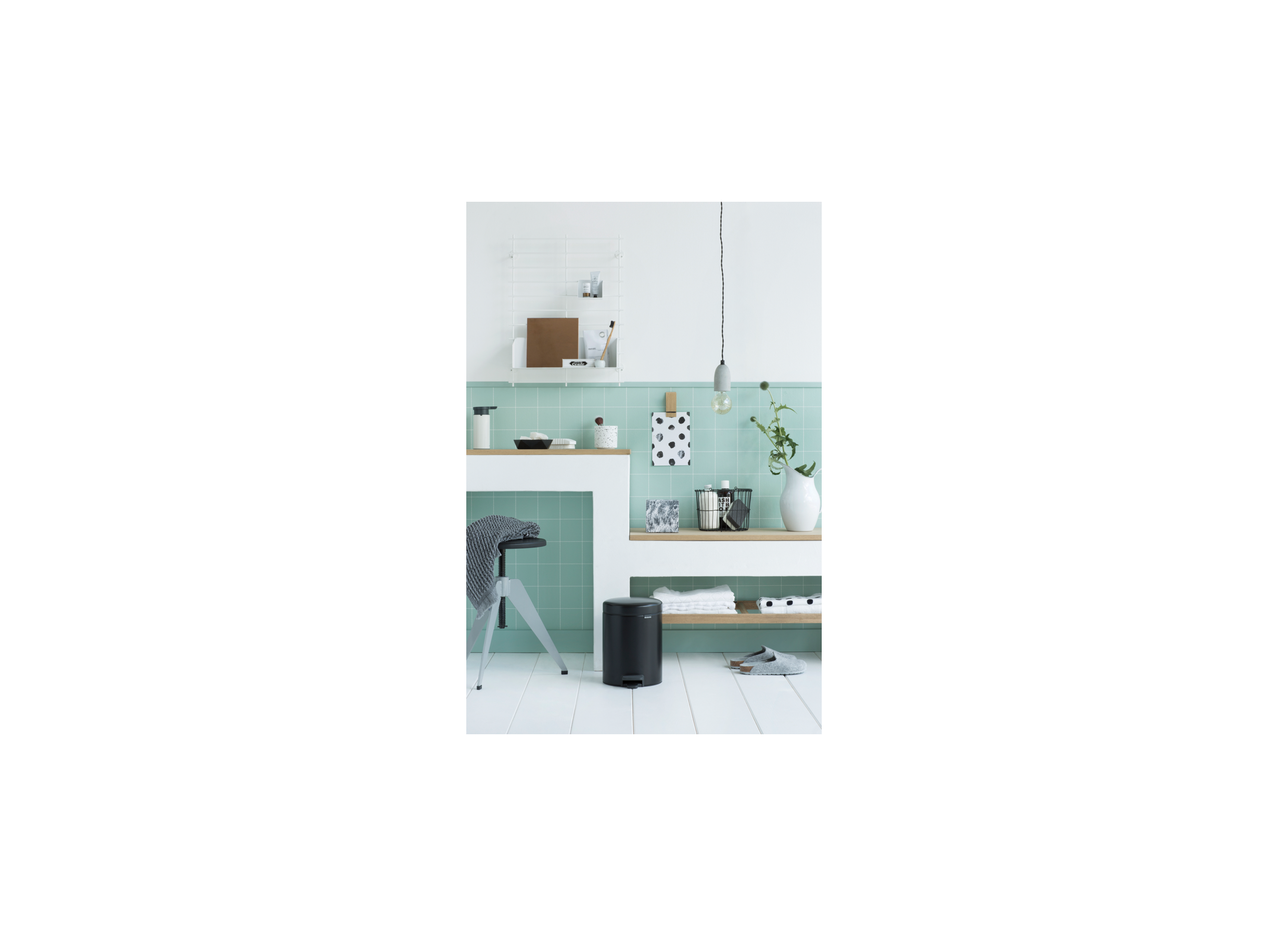 Foto ambiance - Poubelle à pédale NewIcon Brabantia 5L matt black