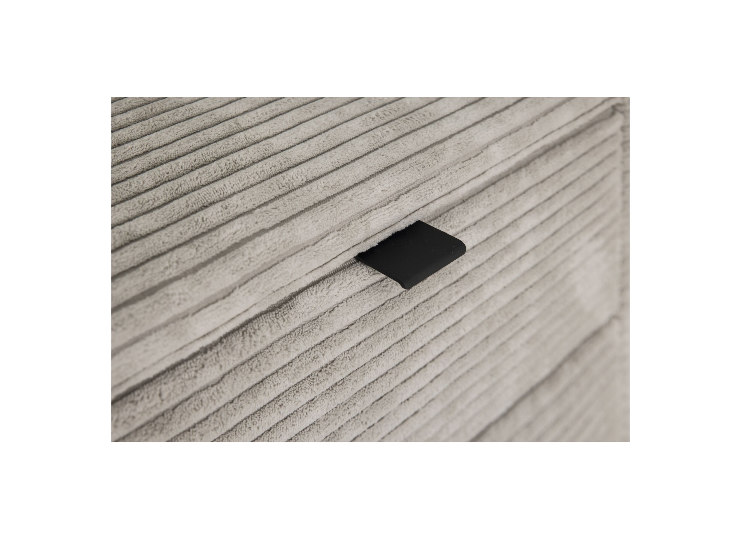 Detail - Table de chevet Lara 44x44x39cm - polyester - gris clair