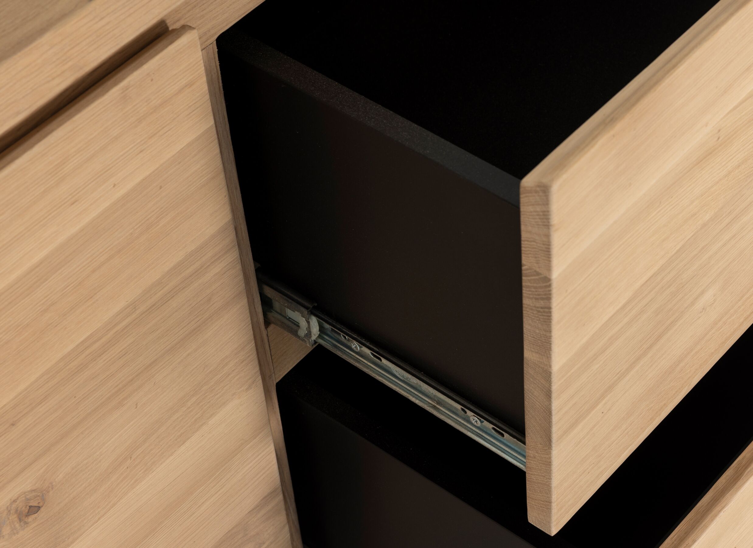 Detail - Buffet Ambassador 220cm - chêne massif & décor - naturel