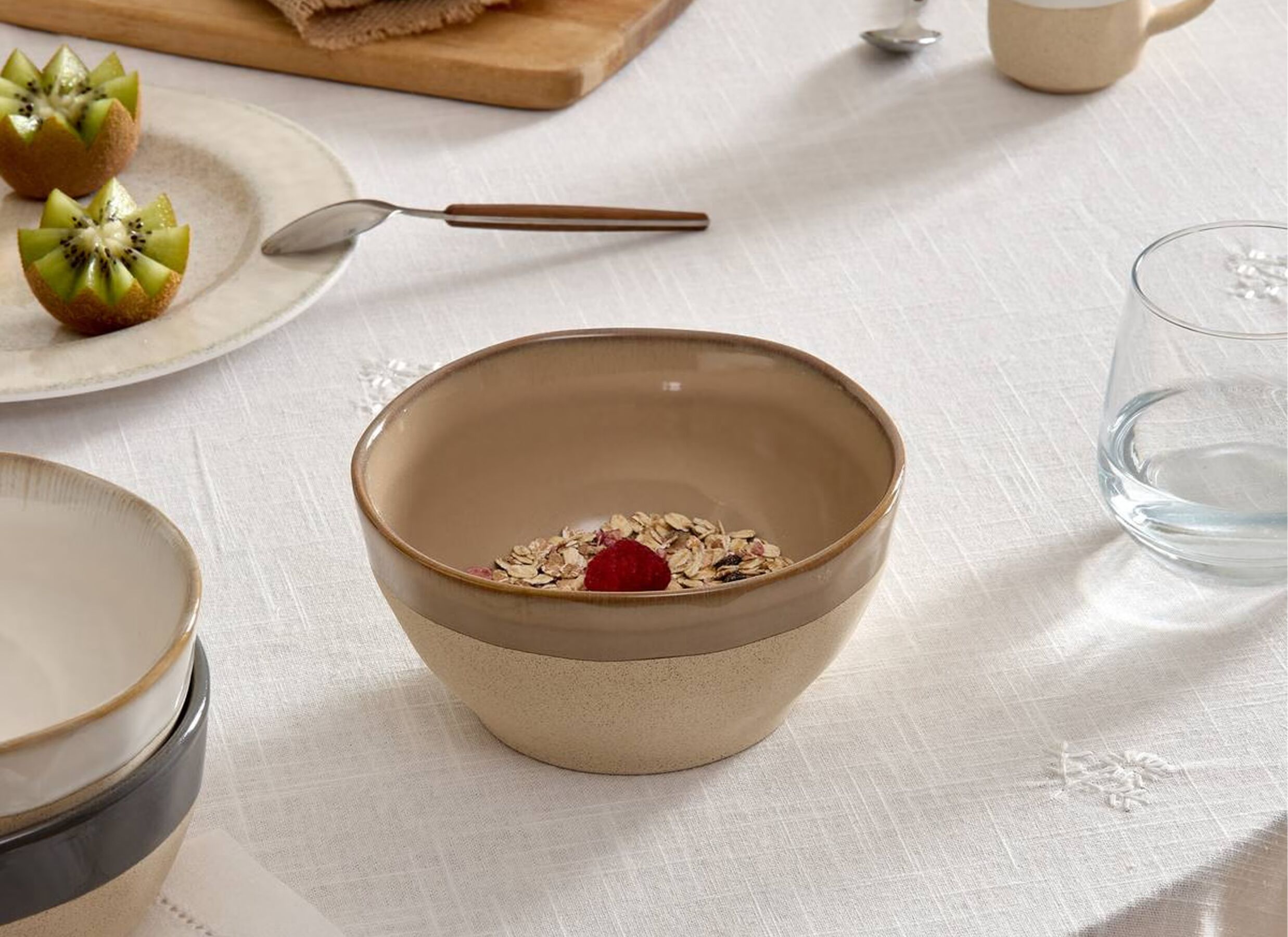 Sfeerfoto - Schaal Kate 72cl - aardewerk - beige