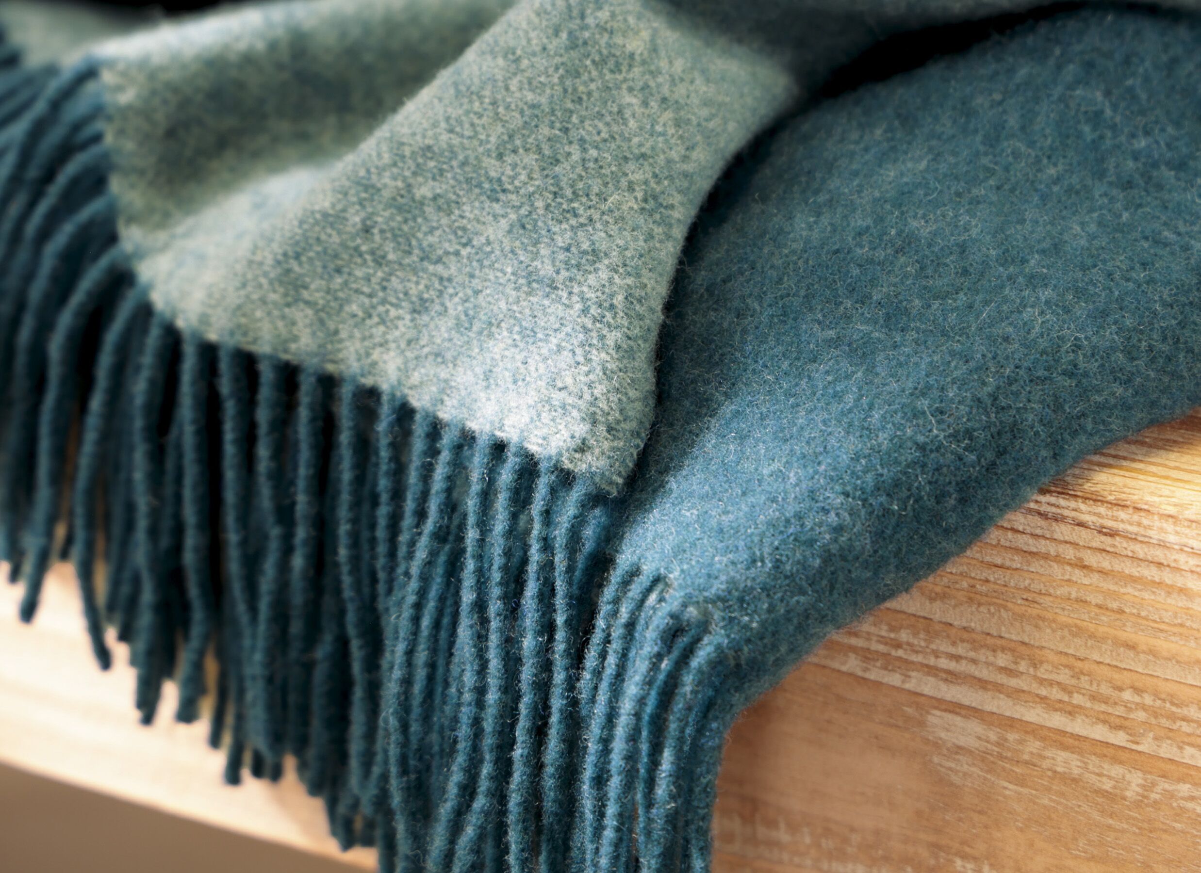Foto ambiance - Plaid Teal-Green 130x170cm - cachemire et laine - bleu et vert