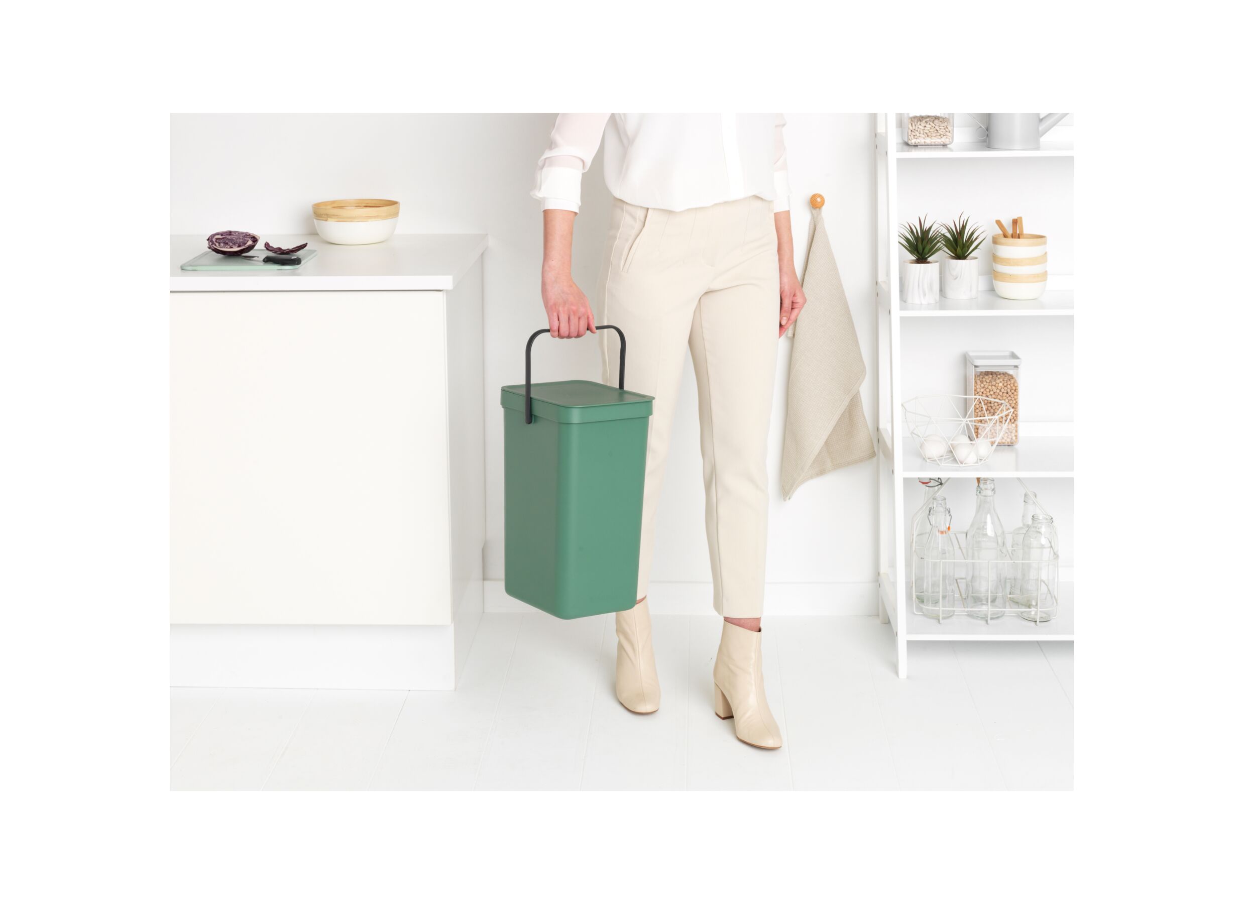 Sfeerfoto - Vuilbak Sort & Go Brabantia 16L fire green