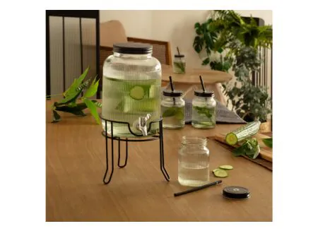 Sfeerfoto - Drankdispenser 4L met 4 mokken (45cl) - glas - transparant