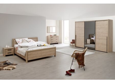 Slaapkamer met bed 180x200cm - kleerkast 283cm
