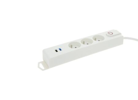 Stekkerdoos met usb en schakelaar 3-voudig