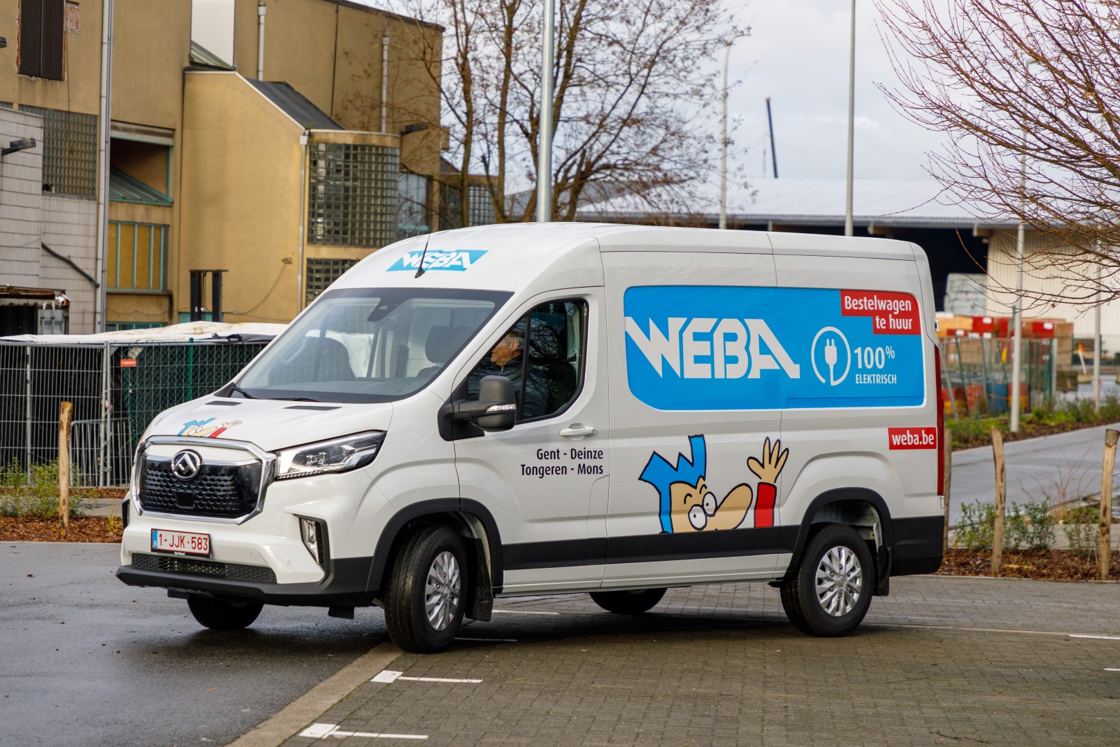 Camionnette &agrave; location de WEBA
